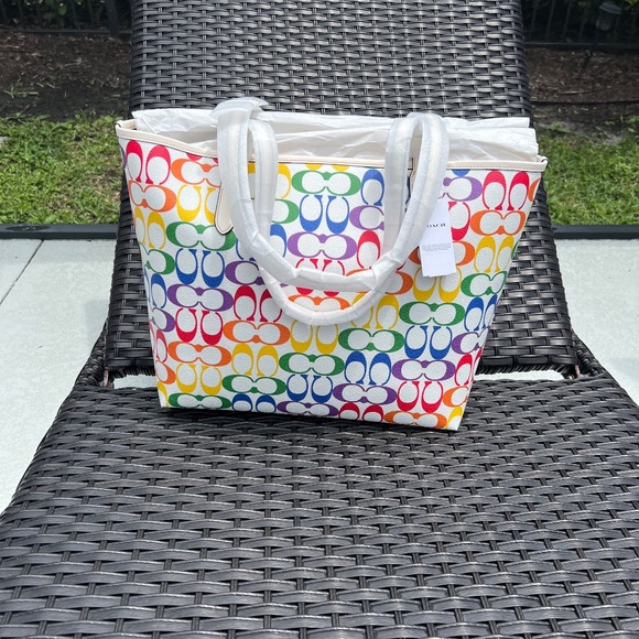 Coach City Tote In 🌈Rainbow Signature Canvas - Picture 3 of 10